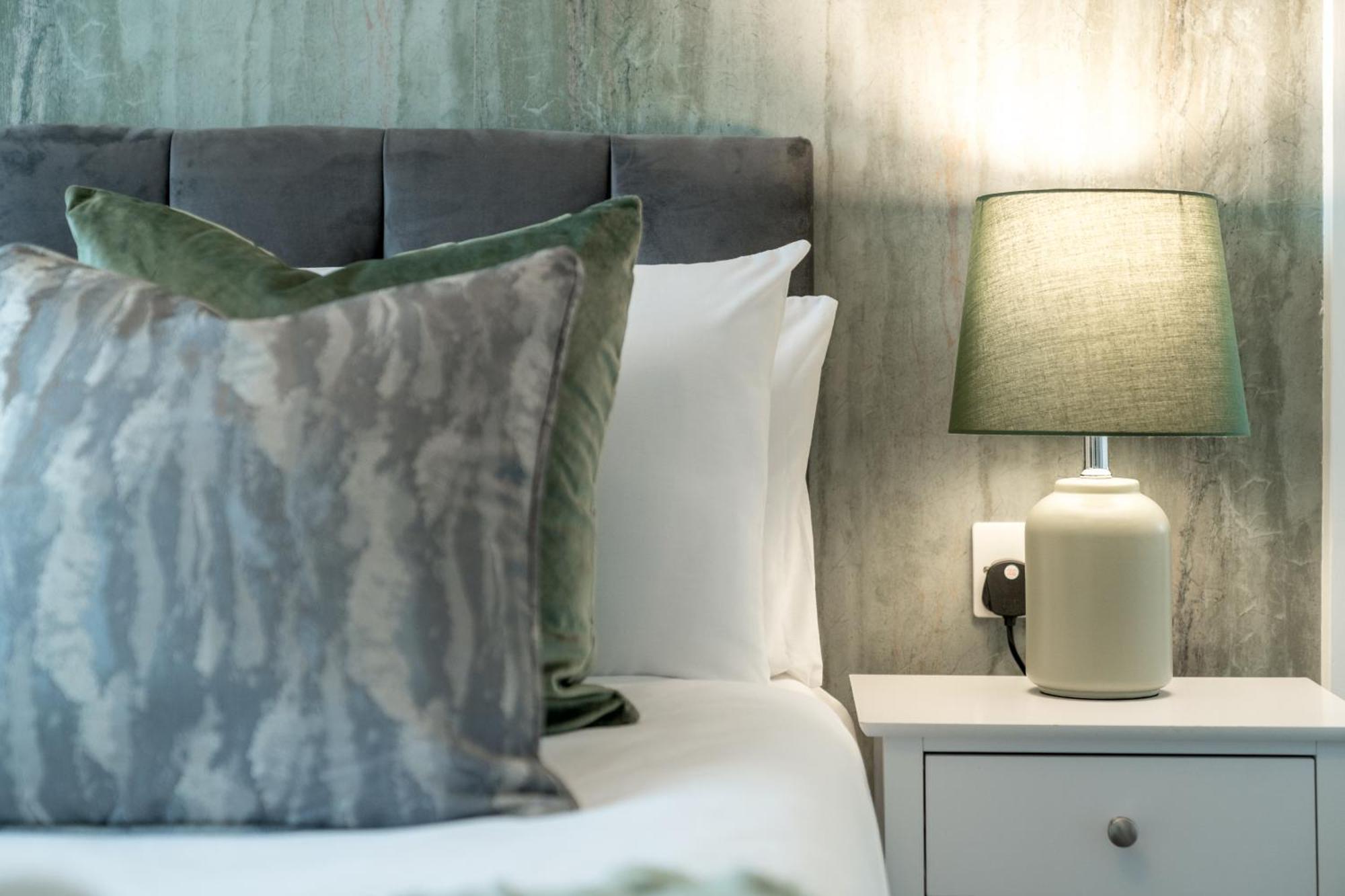 Lux 3Bed Near Wembley With Parking By Oceana Group - Sleeps 8 Apartment Хароу Екстериор снимка